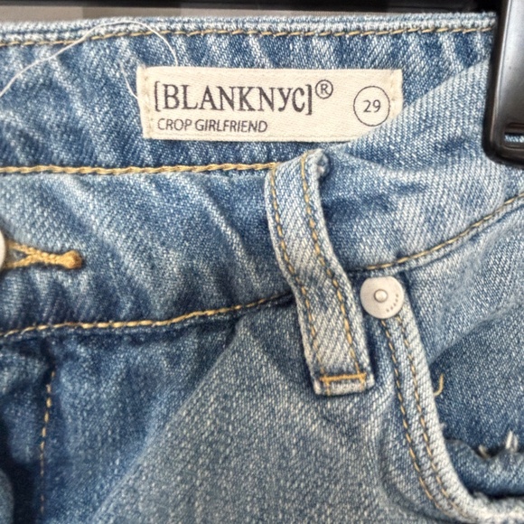 BlankNYC Ladies Girlfriend Crop Jeans - Picture 4 of 4